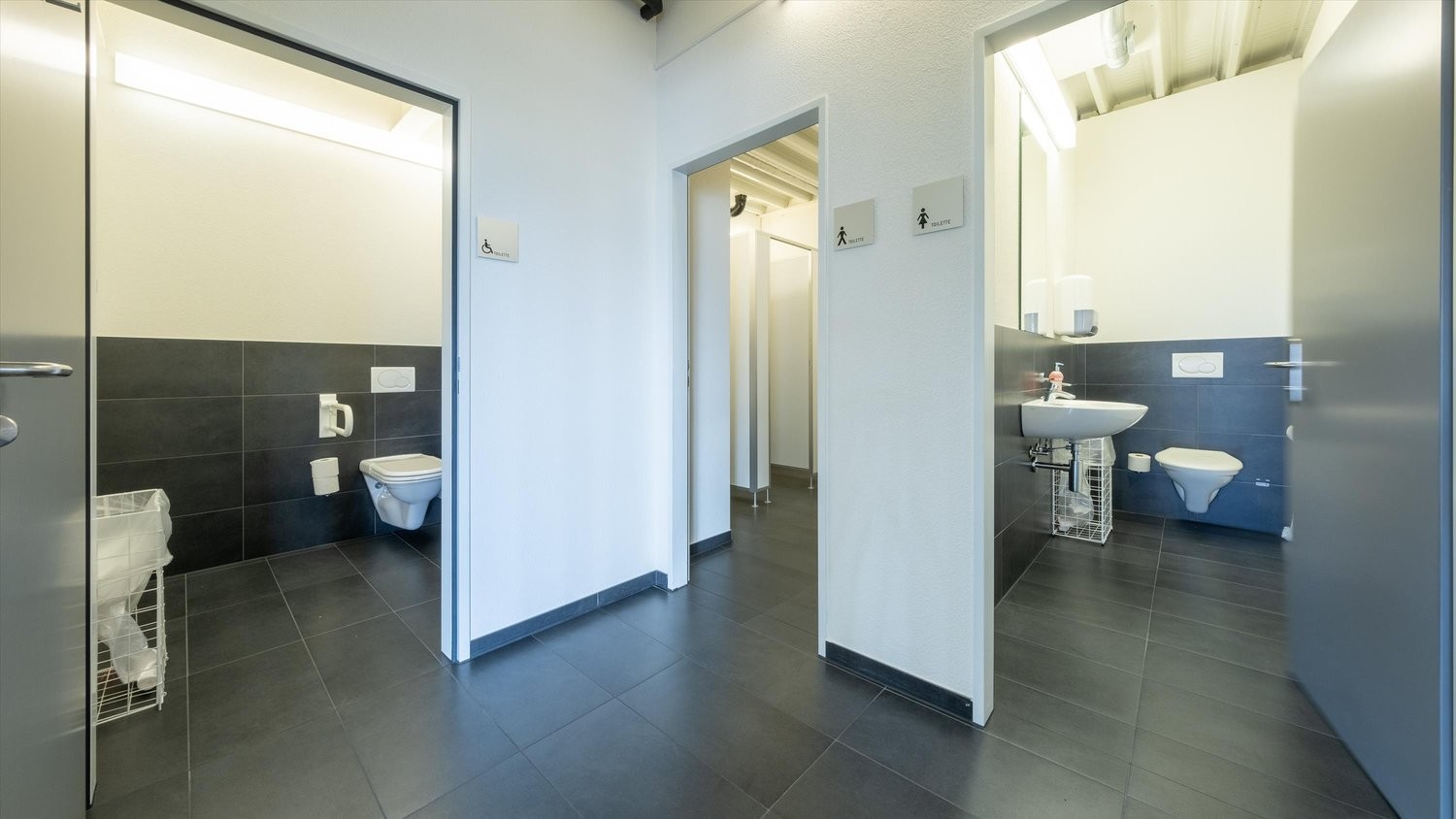 230m² office