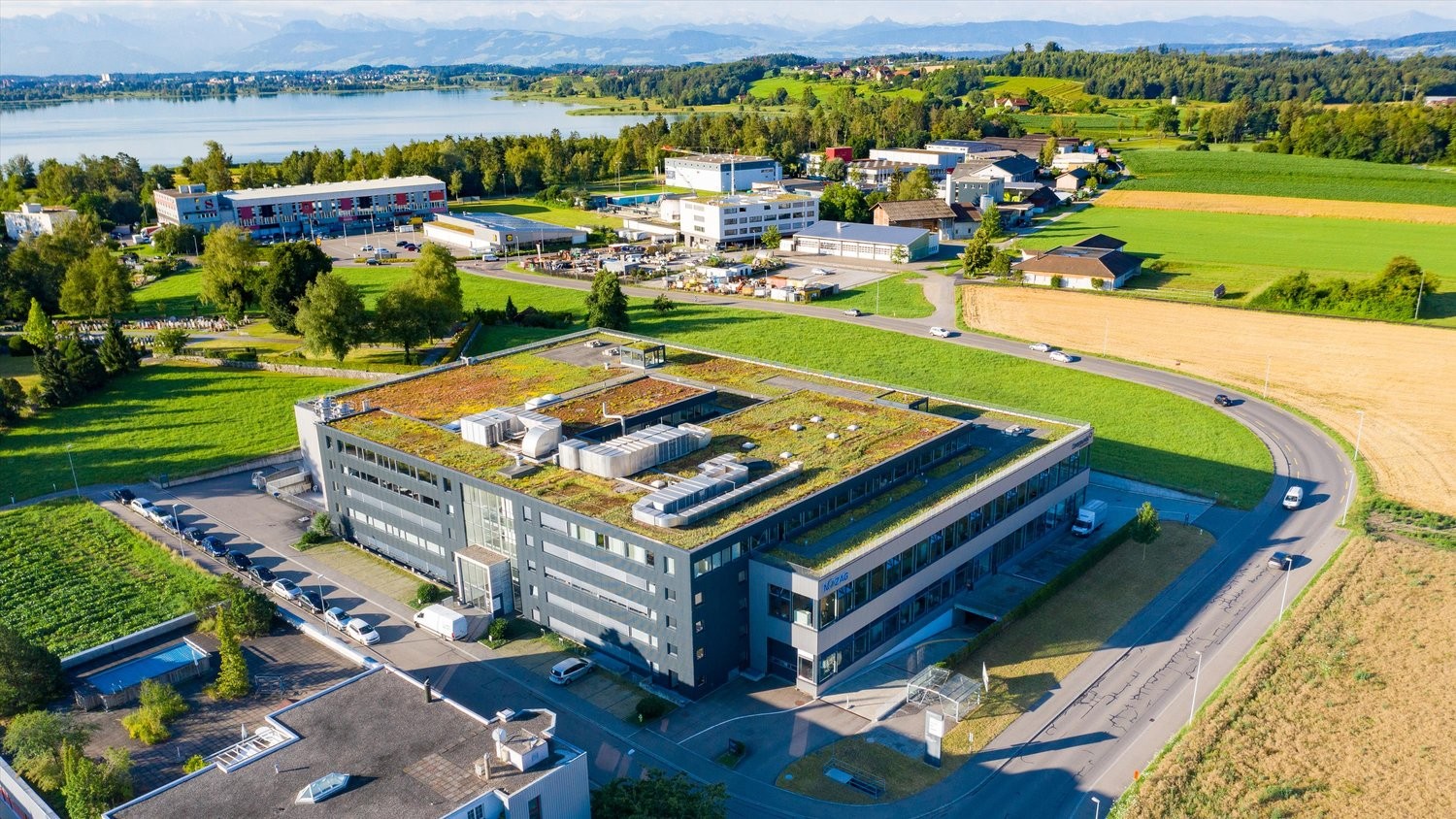 230m² office