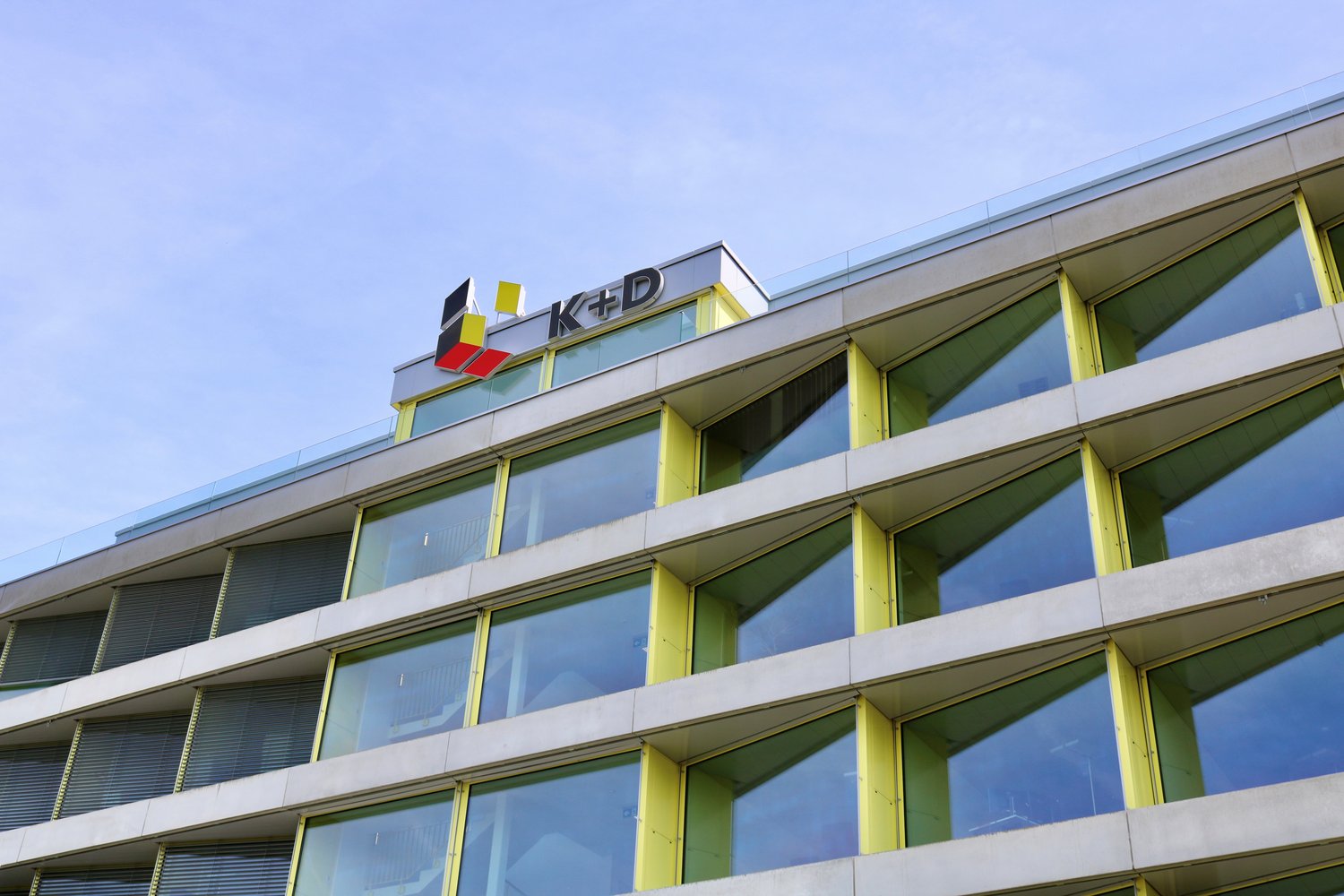 168m² office