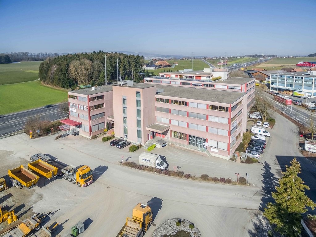 332m² office