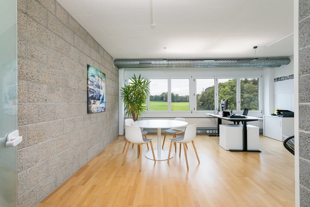 332m² office
