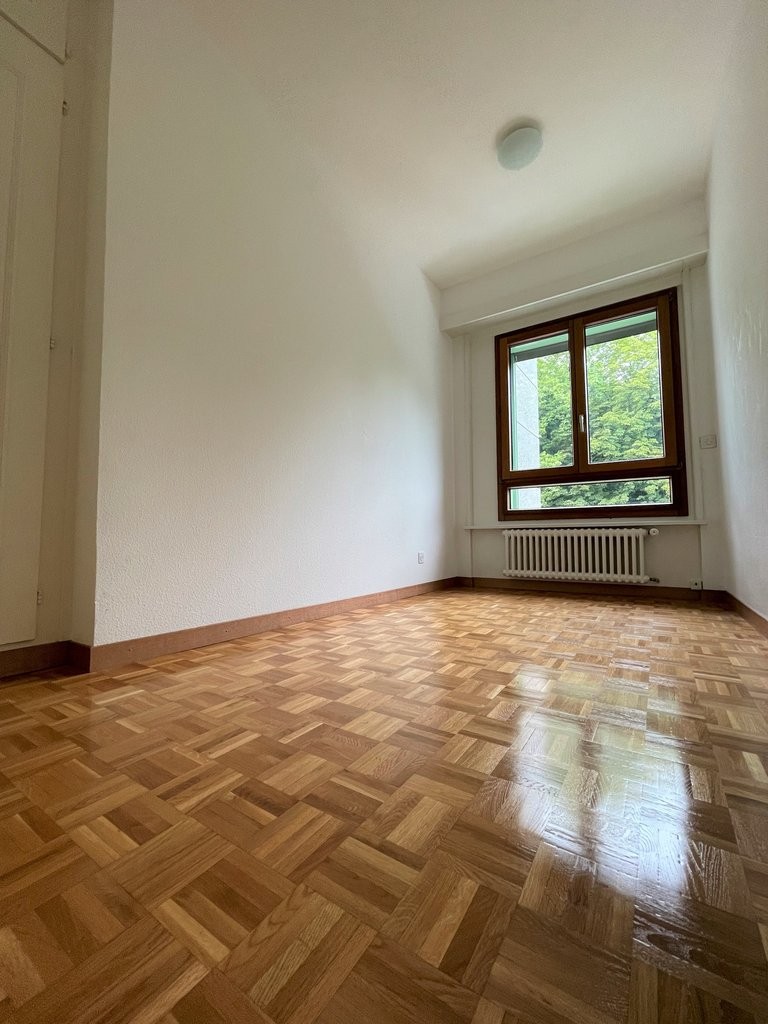 6 rooms apartment