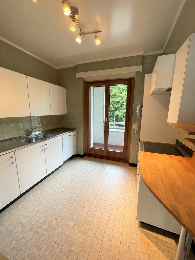 6 rooms apartment