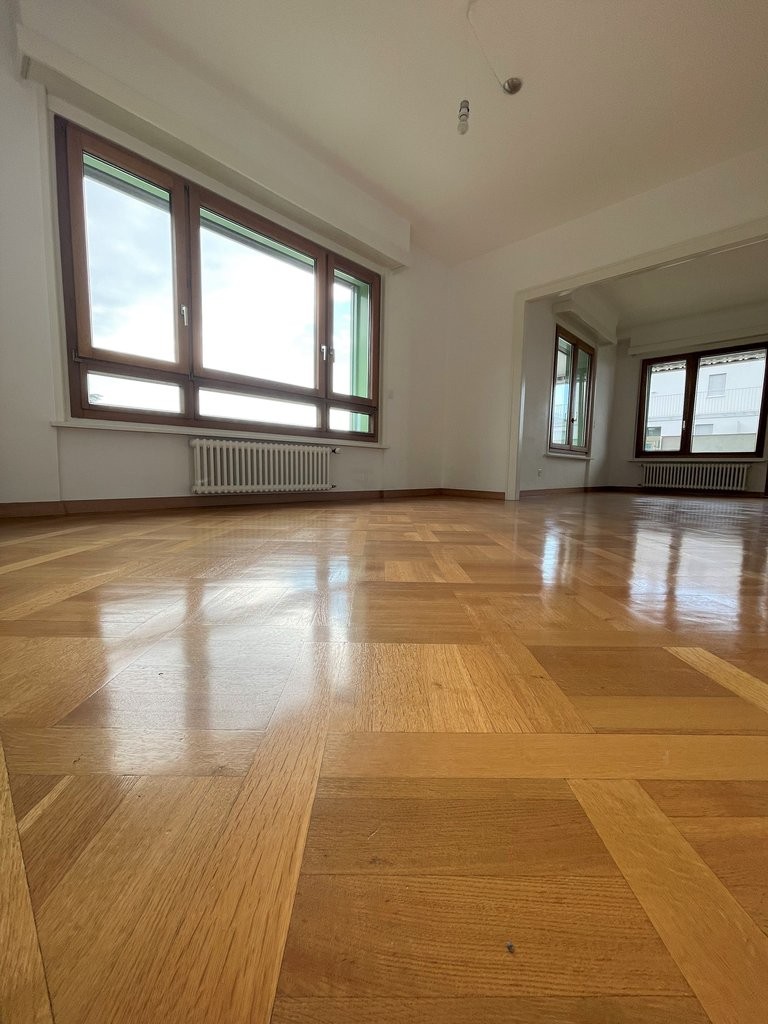 6 rooms apartment