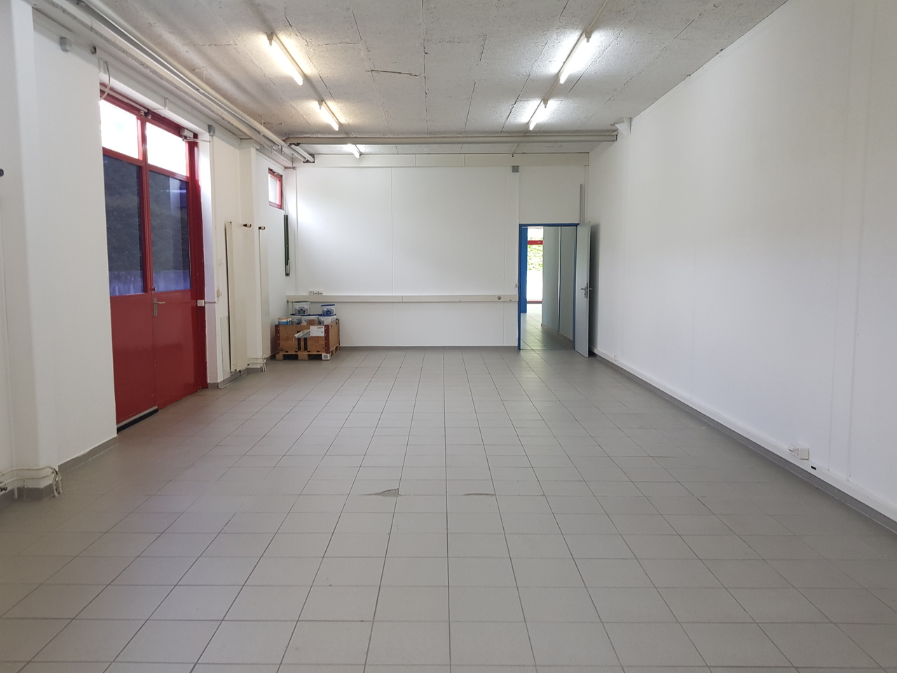240m² commercial
