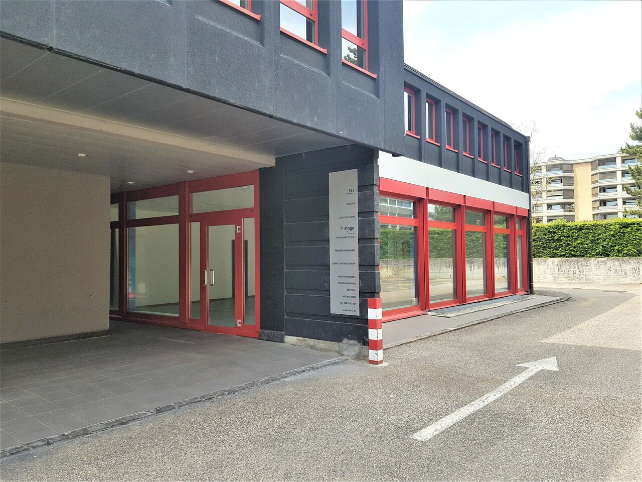 240m² commercial