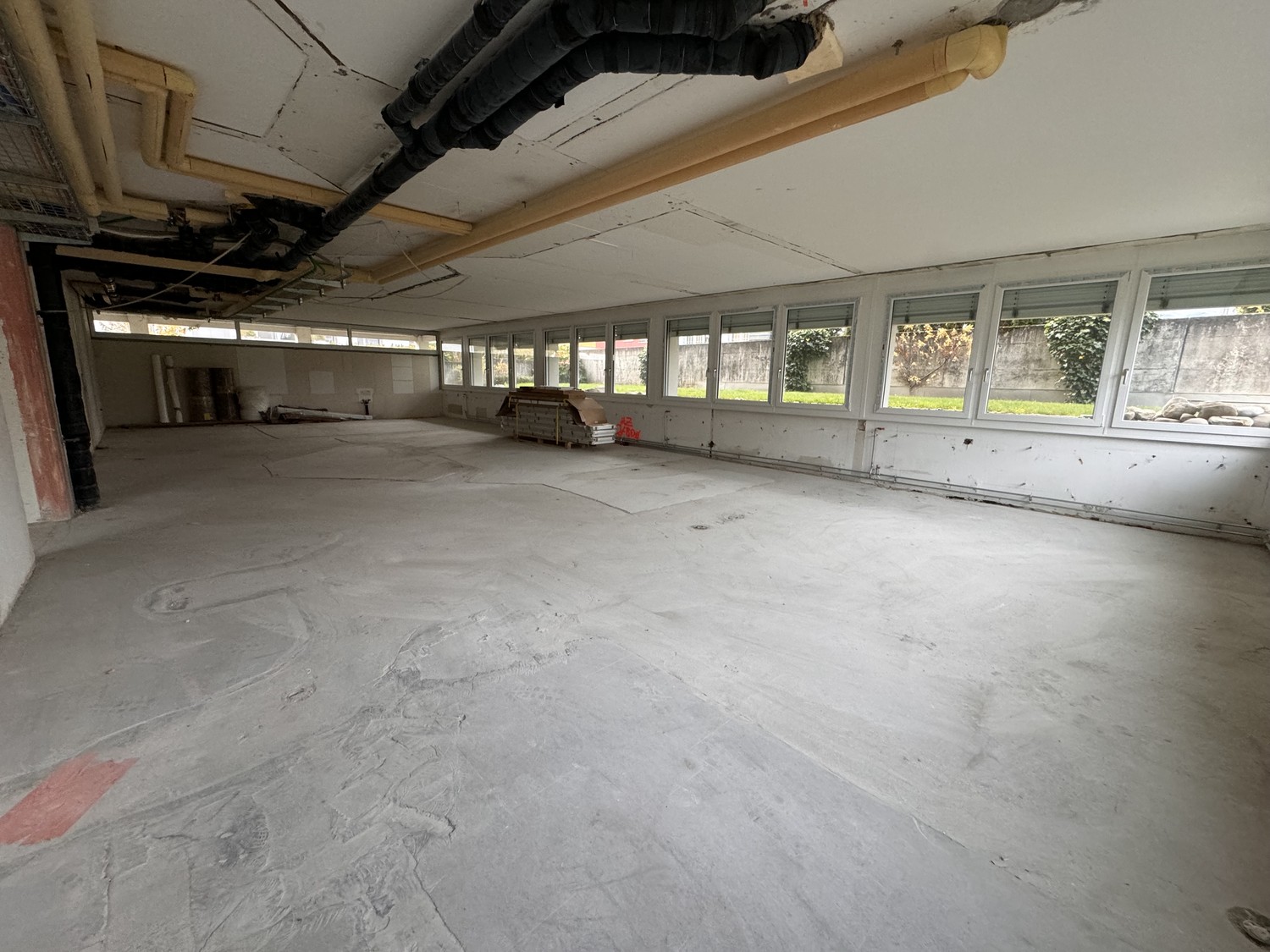 196m² commercial