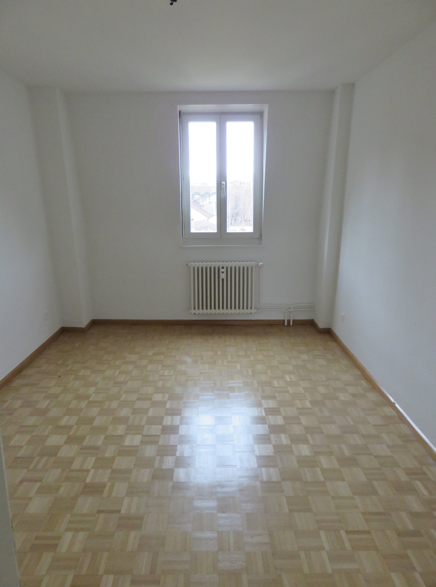 5 rooms apartment