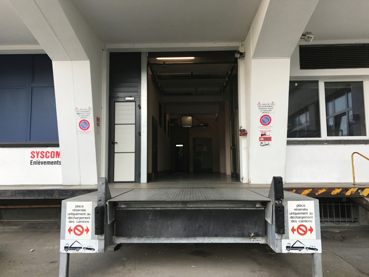 220m² commercial