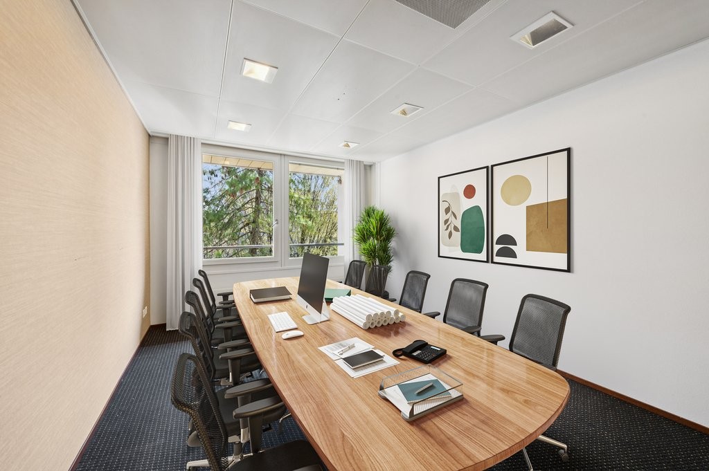 130m² office