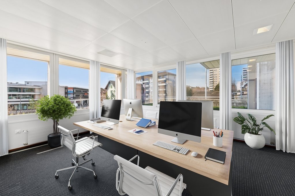 130m² office