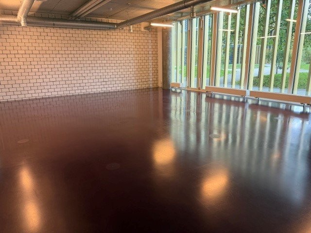 133m² commercial