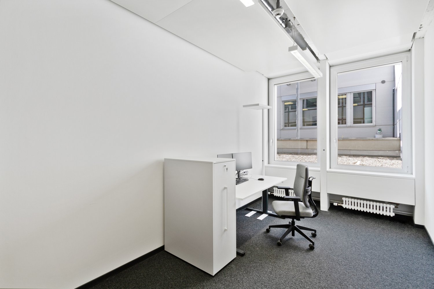 805m² office