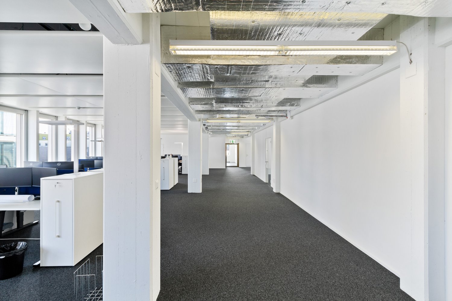 805m² office