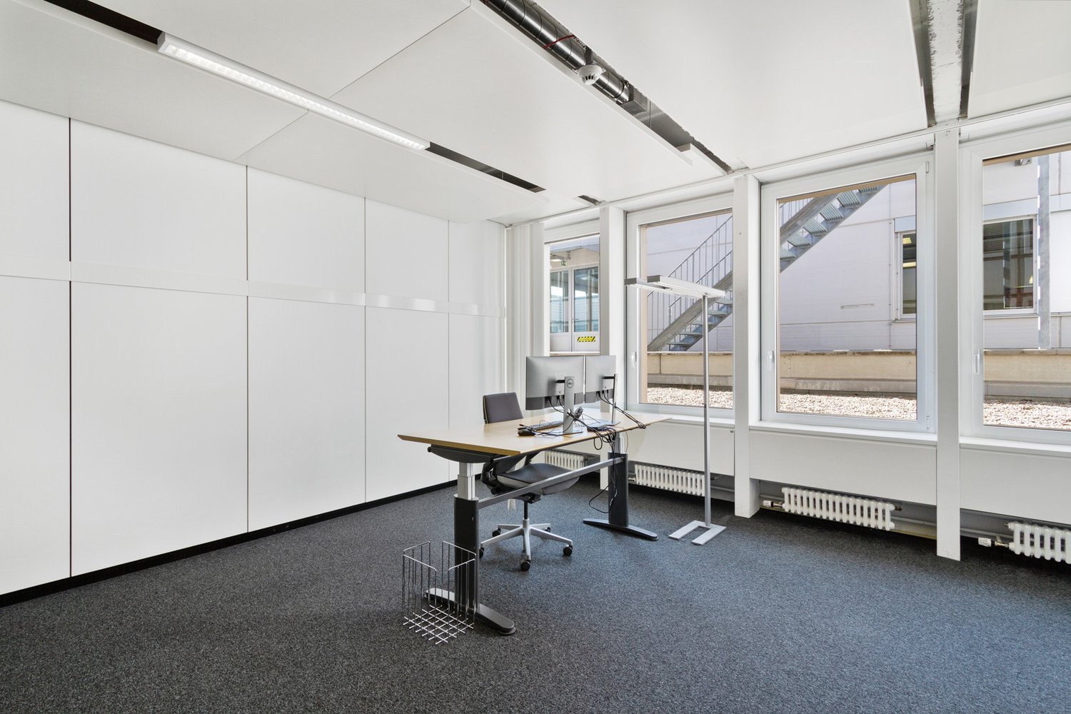 805m² office