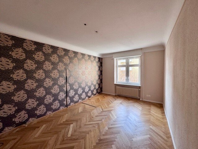 130m² office