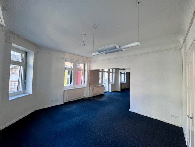 130m² office