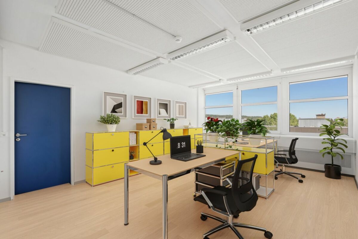 190m² commercial