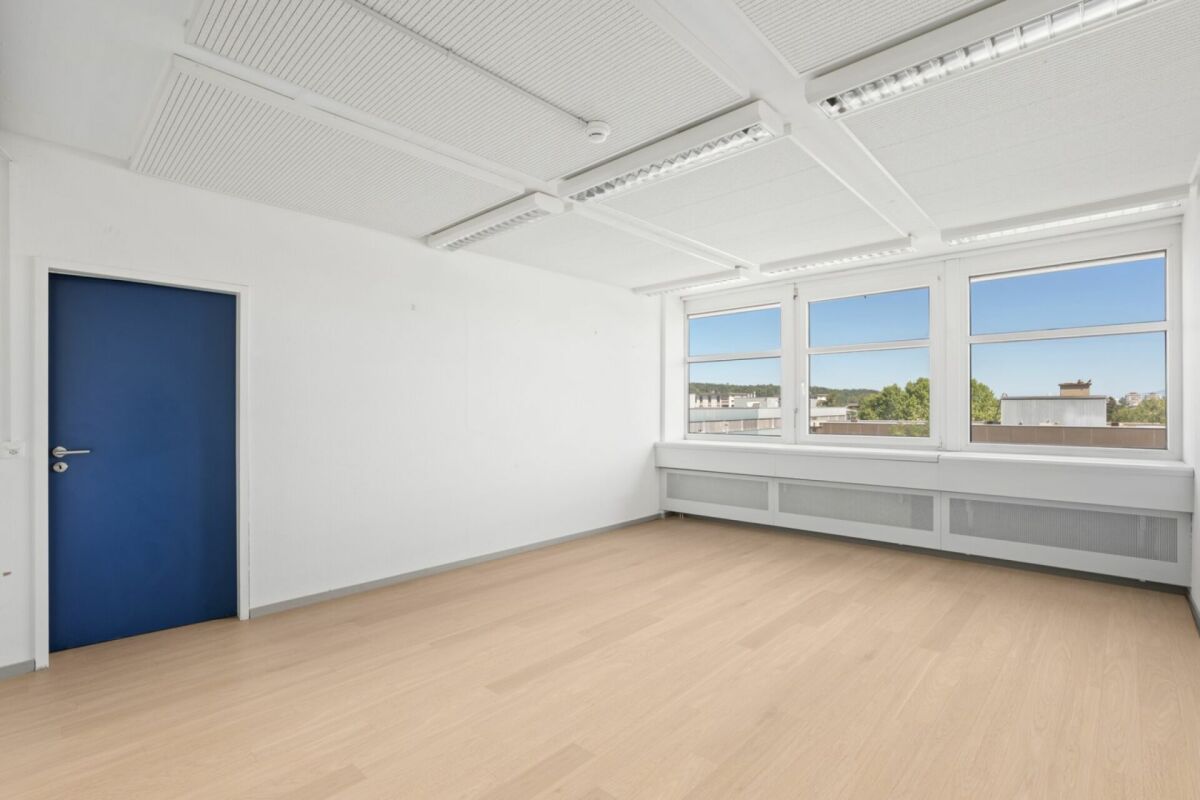 190m² commercial