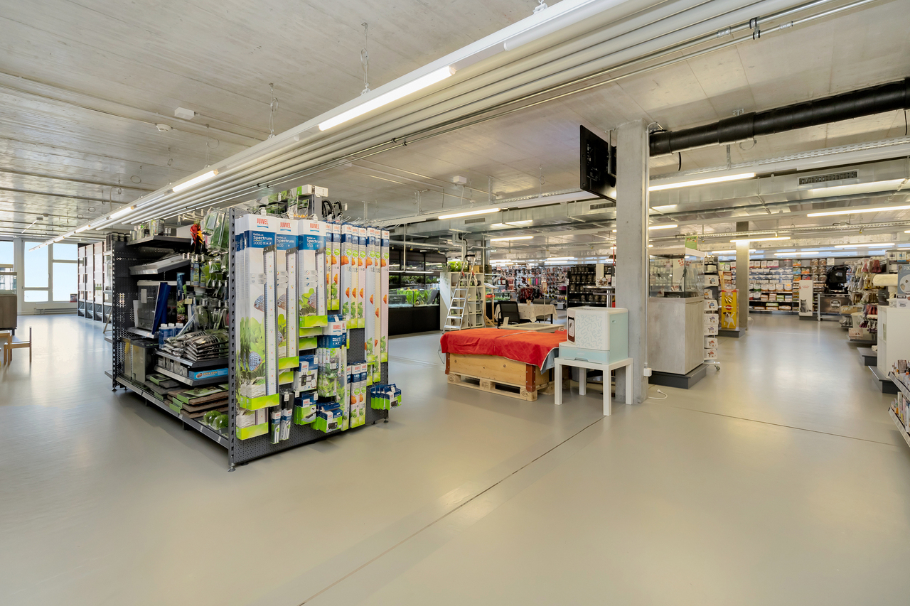 983m² commercial
