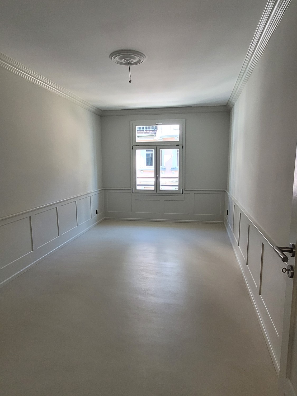 73m² office