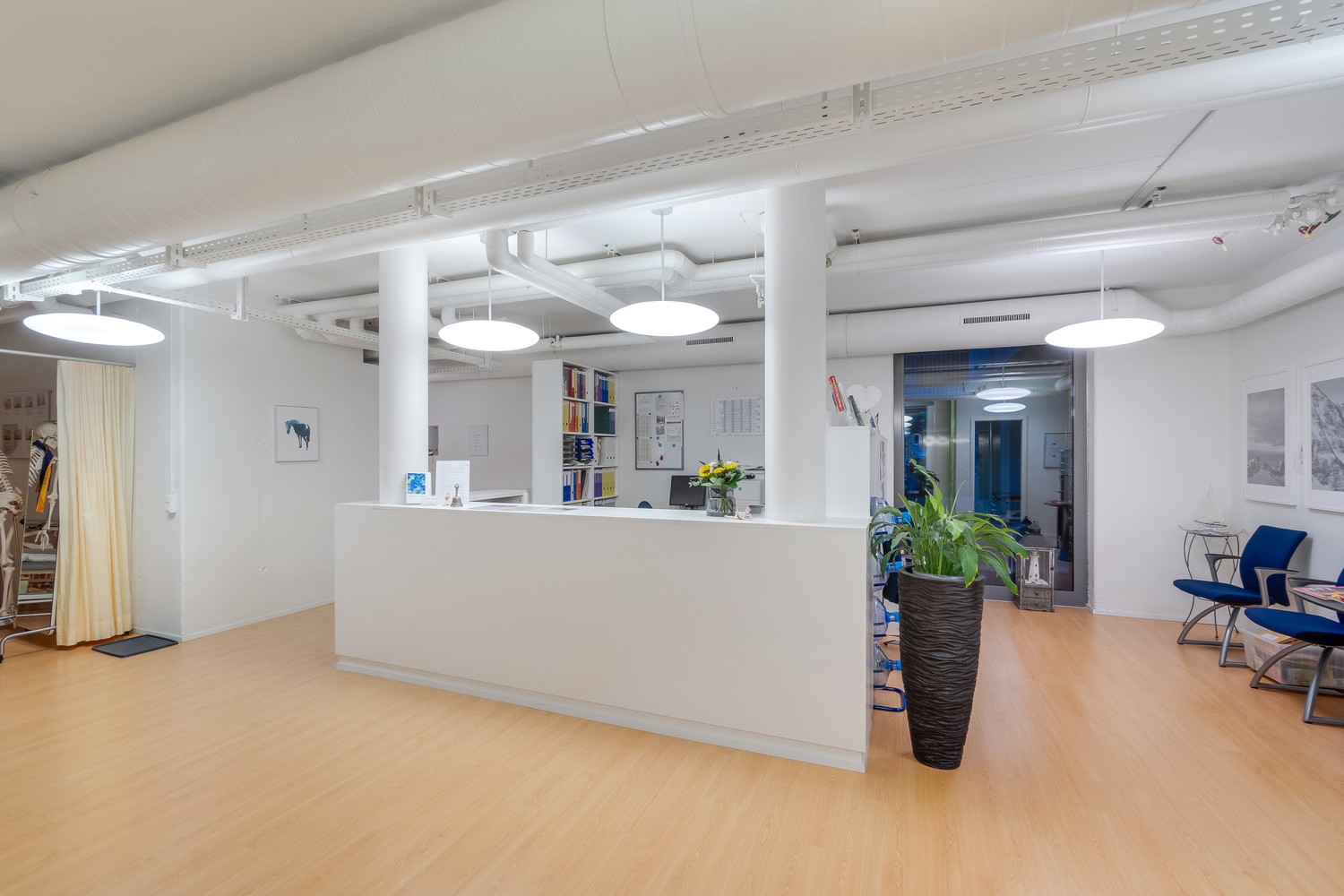 288m² office