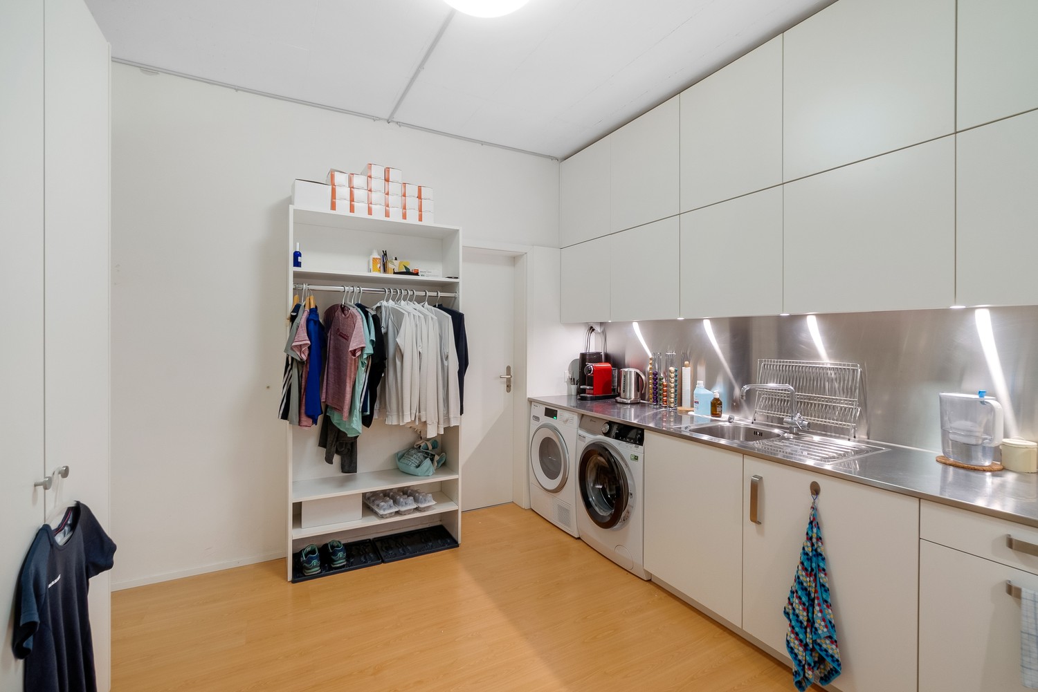 288m² office