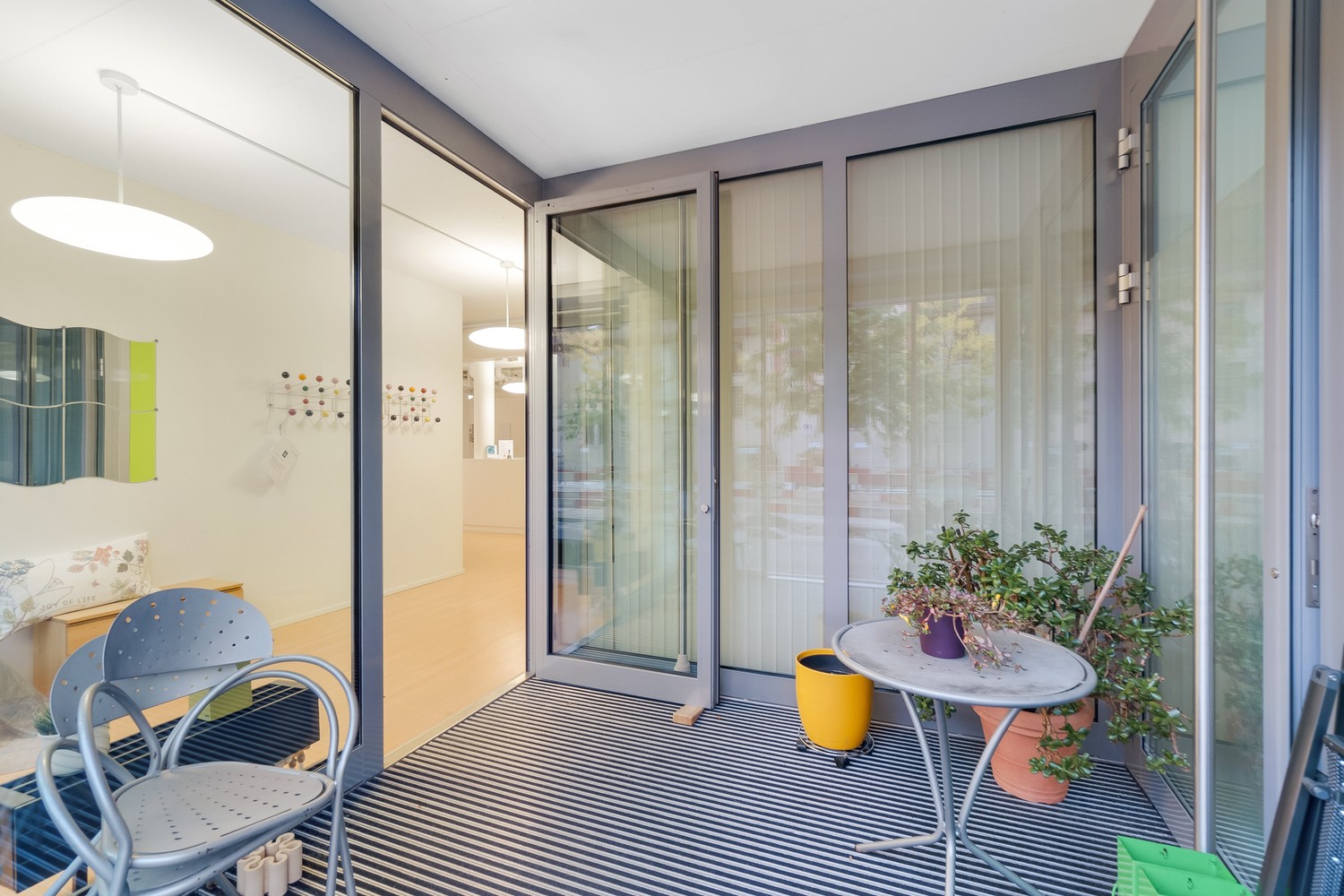 288m² office