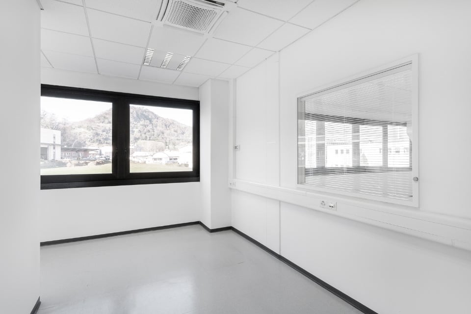 188m² office