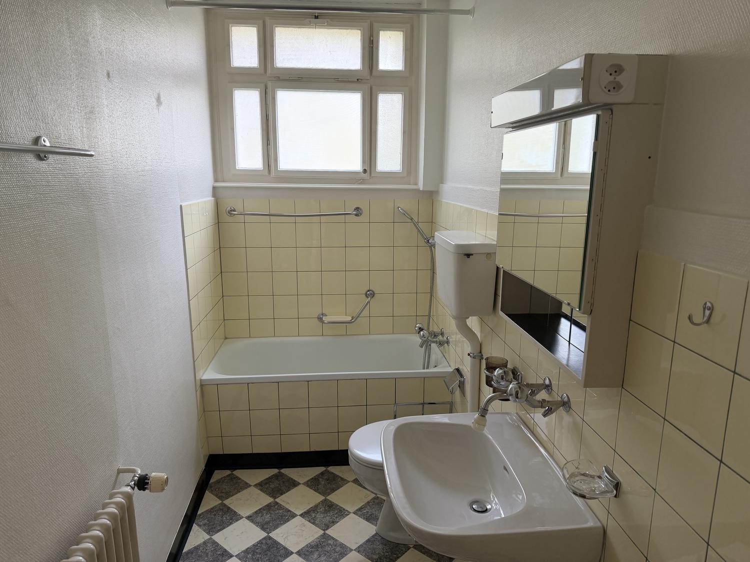 Ancien bâtiment de style Jugendstil dans le quartier de Gundeldinger, convient pour 1-2 personnes, non-fumeurs