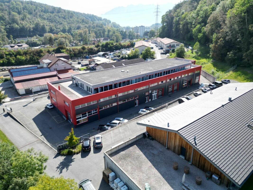 65m² office