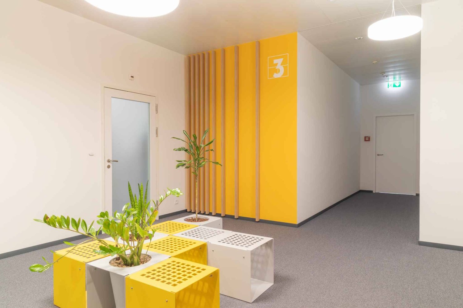 257m² office
