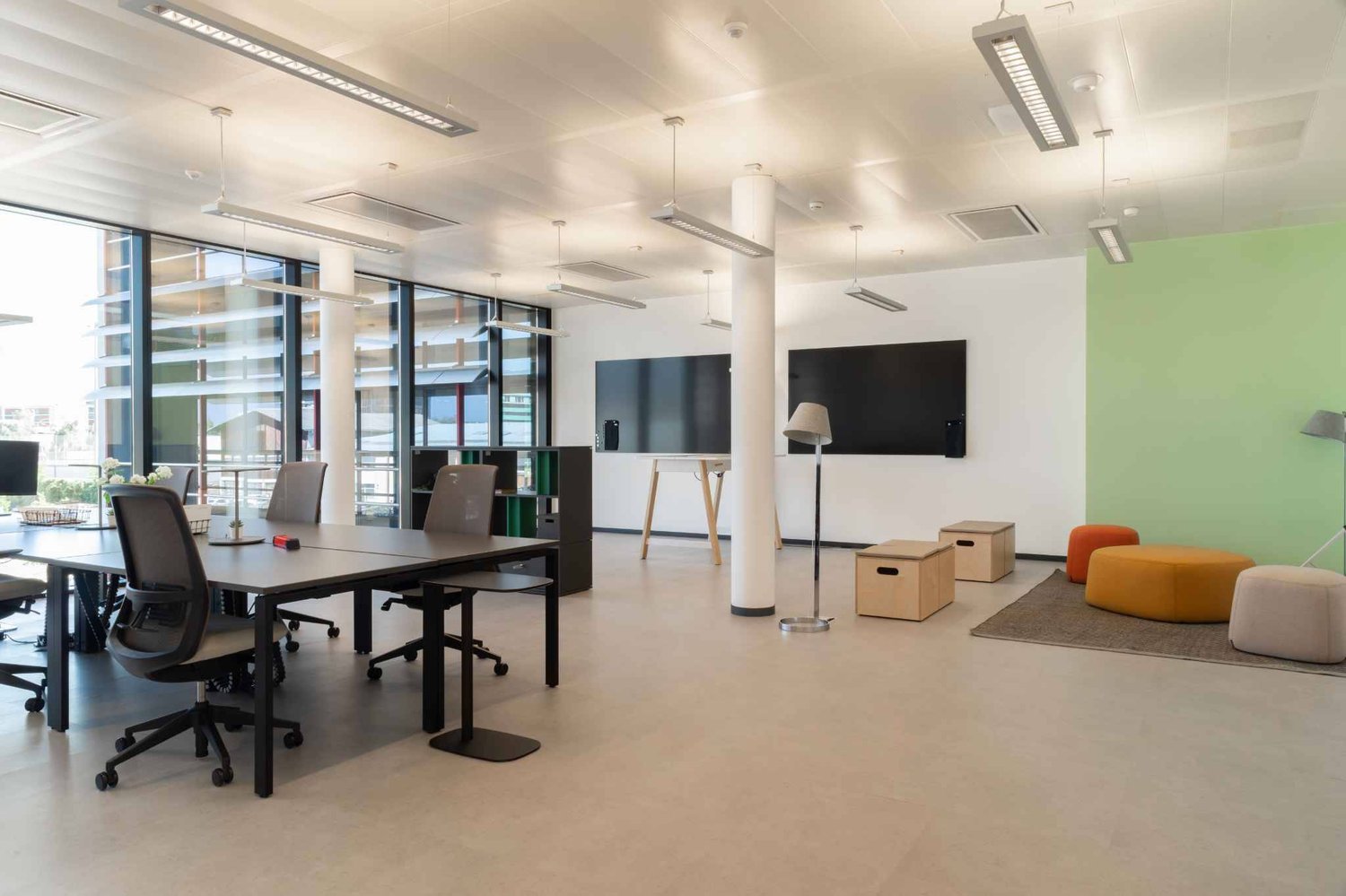 257m² office