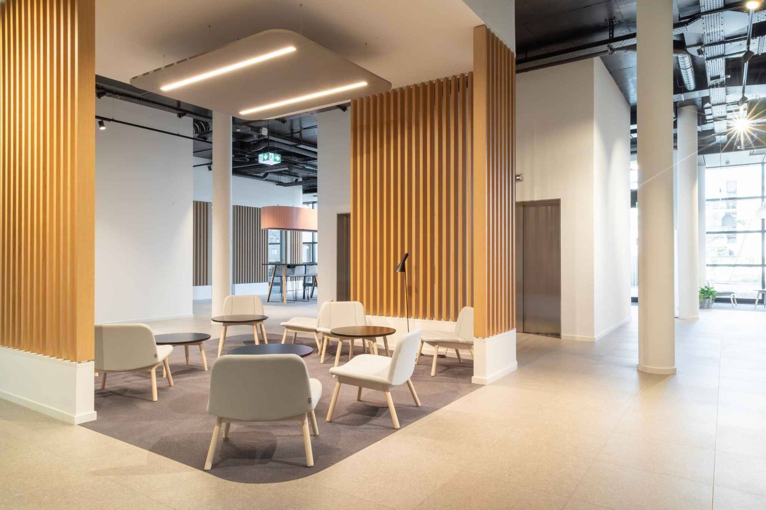 257m² office