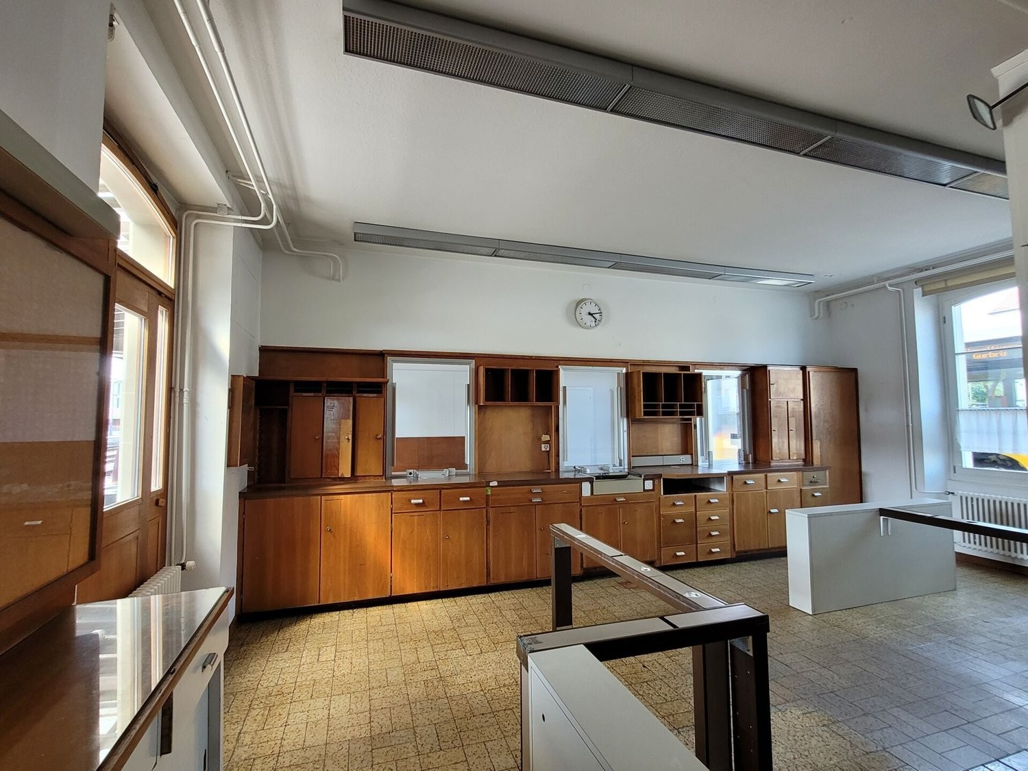 110m² office