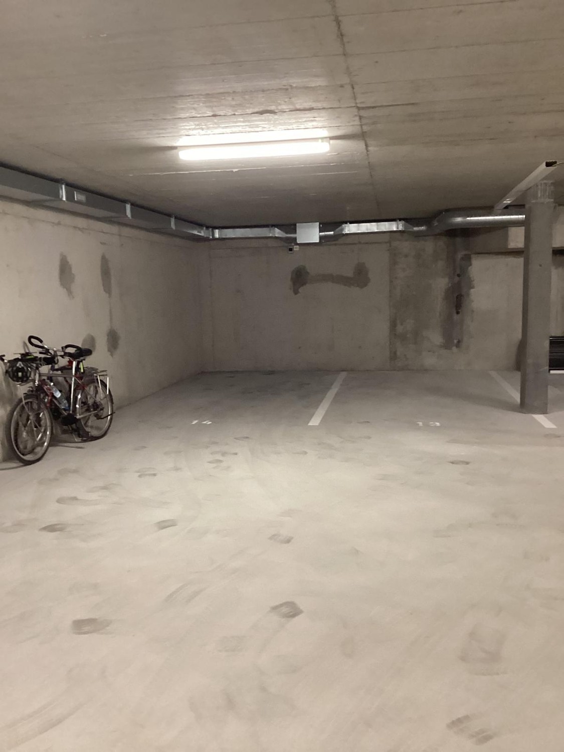 Posto auto interrato,

In affitto da subito!

Posto auto in garage sotterraneo in Dübendorferstrasse 14A, 8117 Fällanden.

* Disponibile immediatamente
* Posto auto sicuro e asciutto
* Comodo accesso in entrata e in uscita
* Ideale per auto o moto

Prezzo d'affitto: CHF 159.– al mese

In caso di int