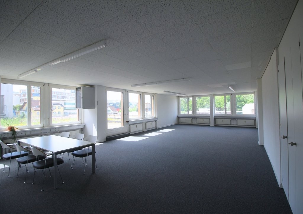 95m² office