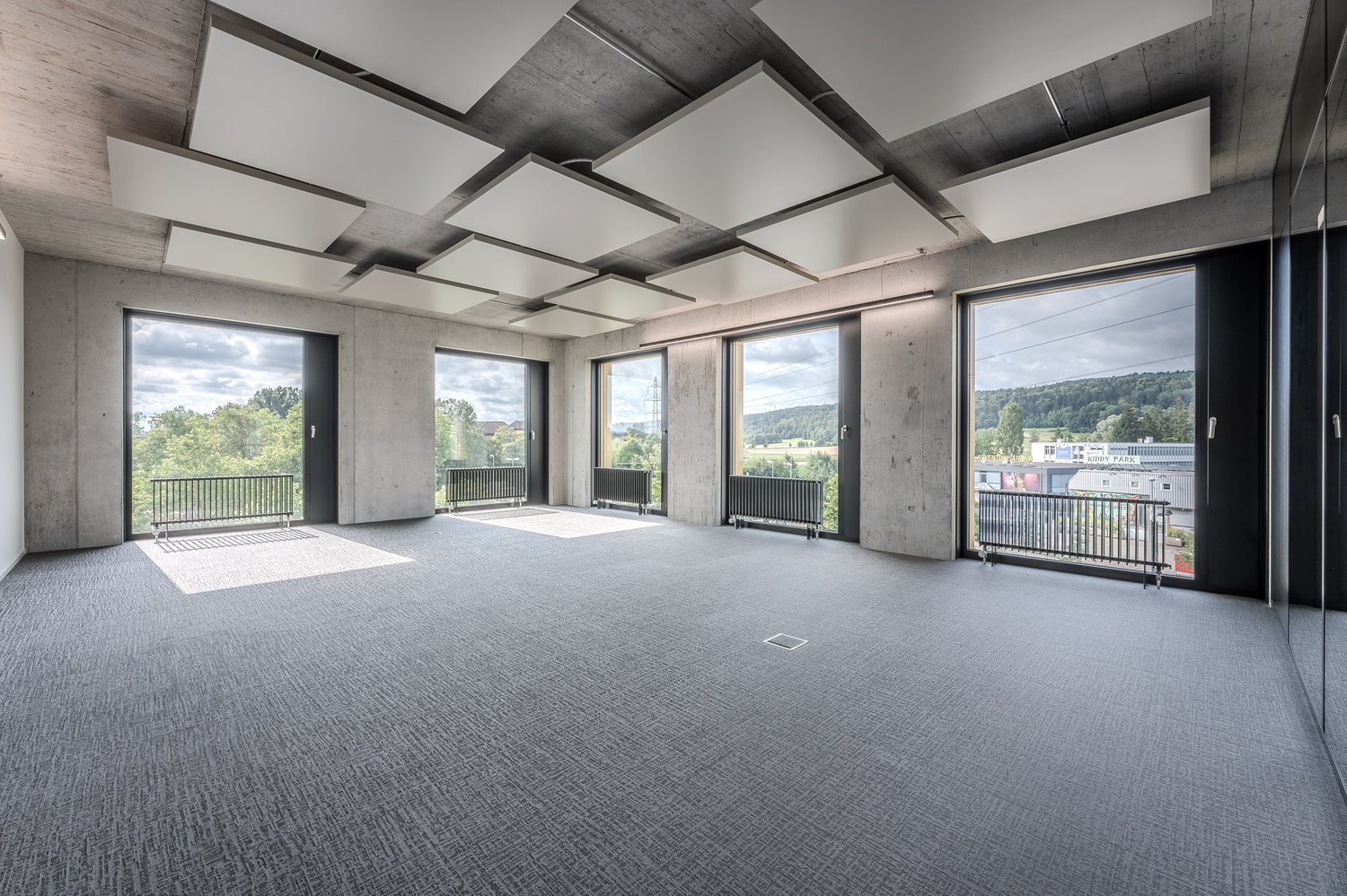 97m² office