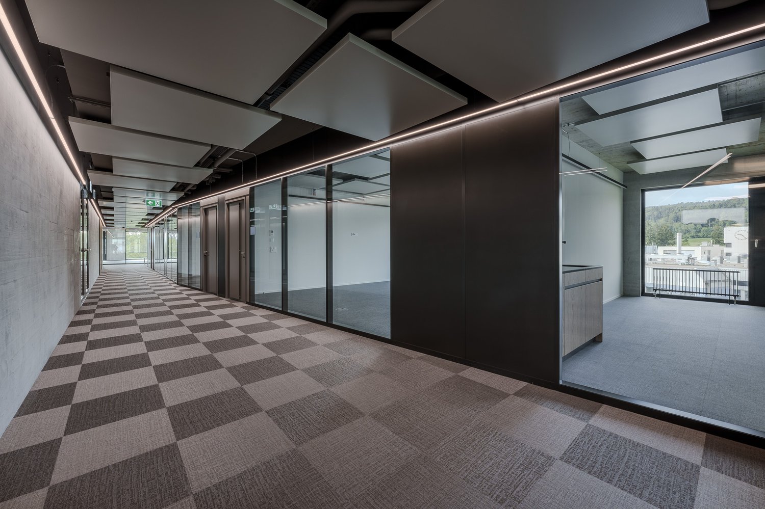 97m² office