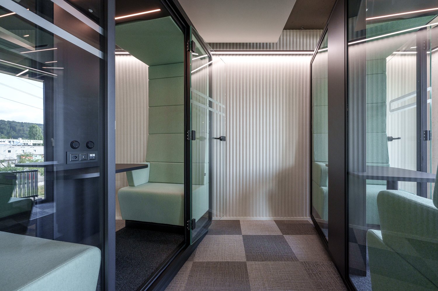 97m² office