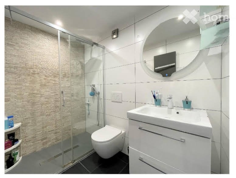 1 room single room