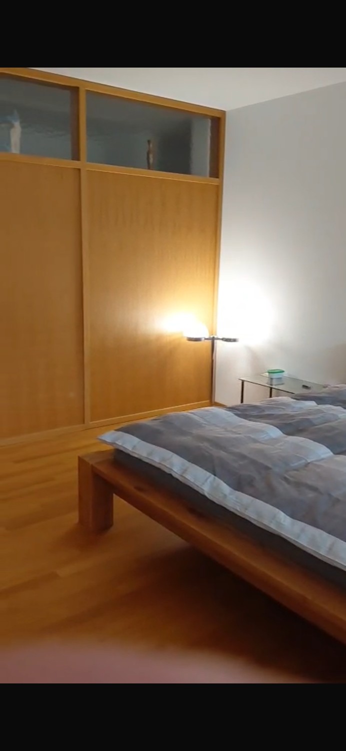 1 ou 2 pièces à louer. Salon/salle à manger/salle de bain à usage commun, ainsi que la grande terrasse commune