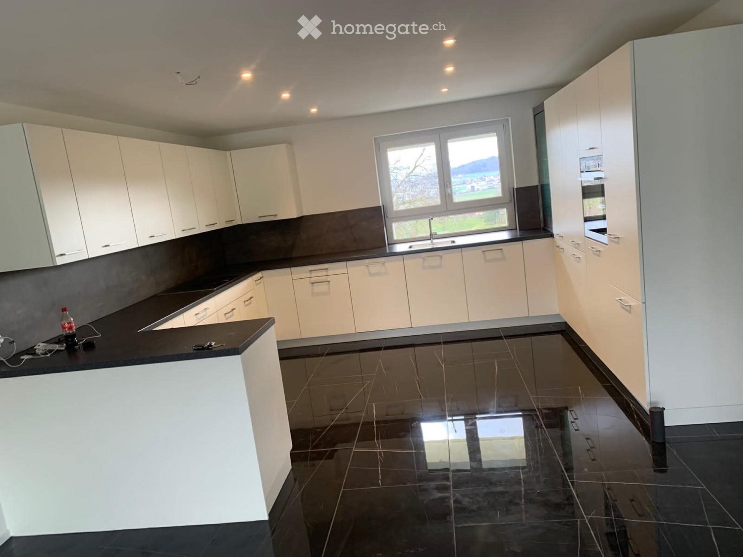 5 rooms apartment