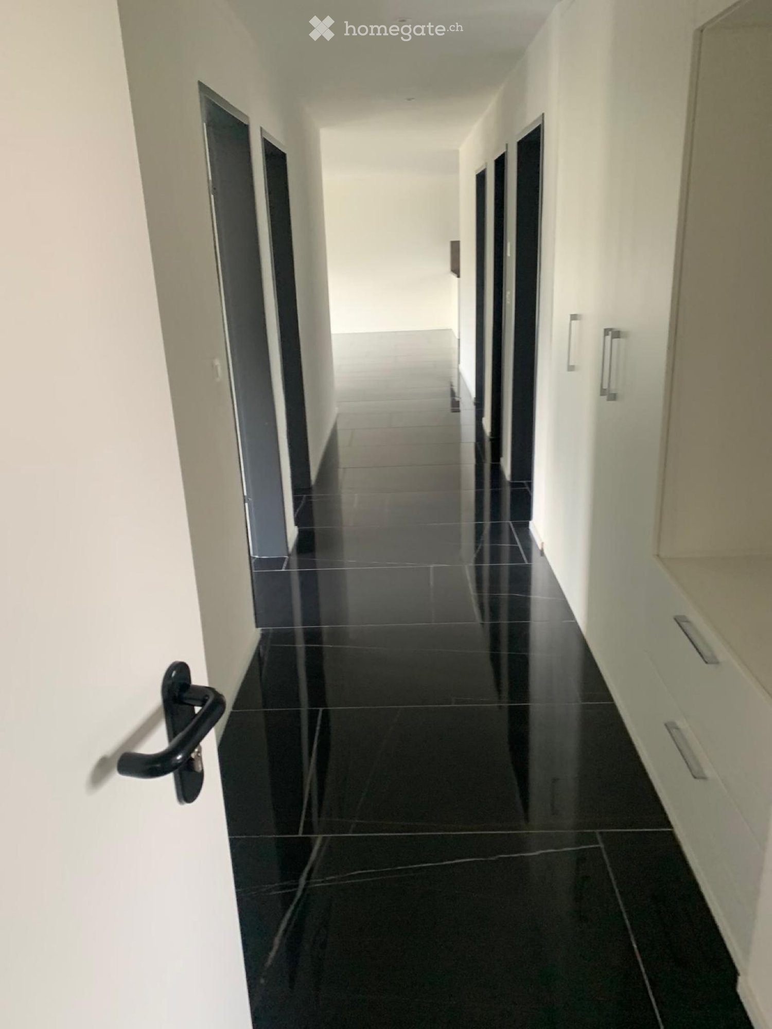 5 rooms apartment