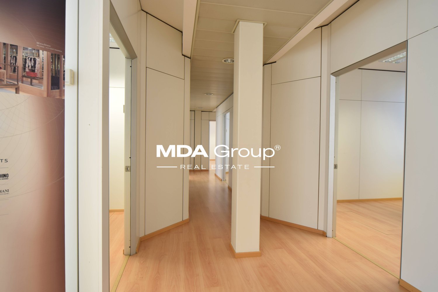 448m² office