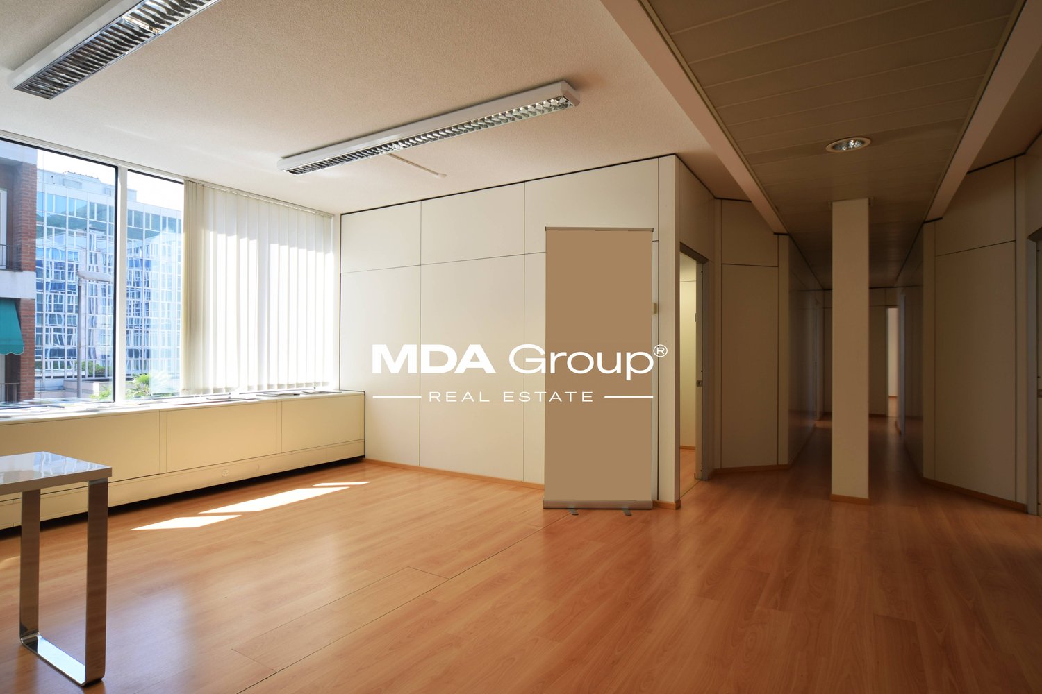 448m² office