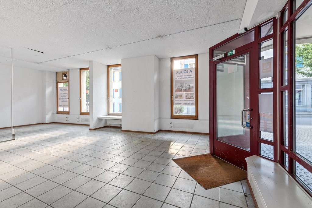 89m² commercial