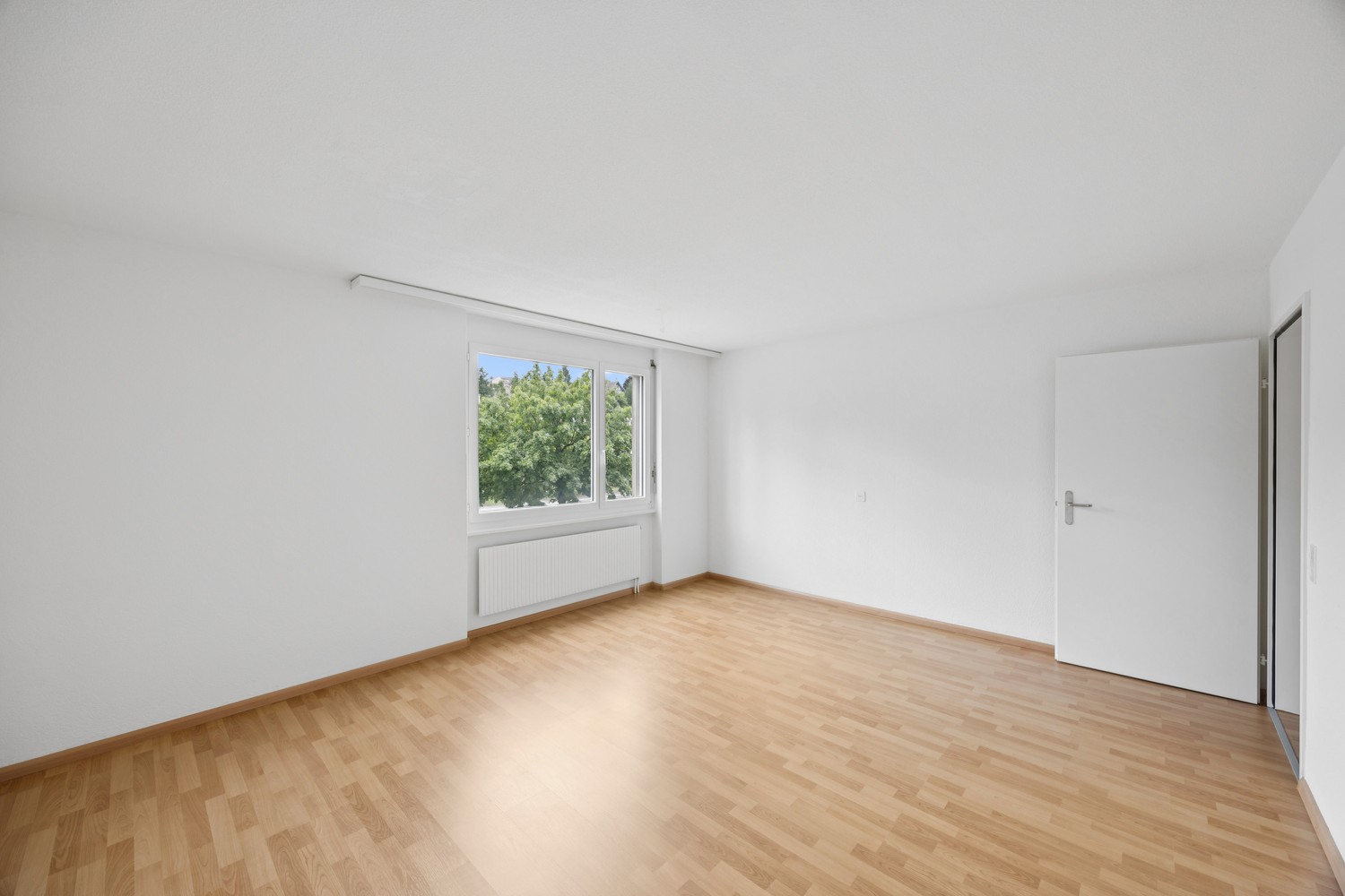 5 rooms apartment