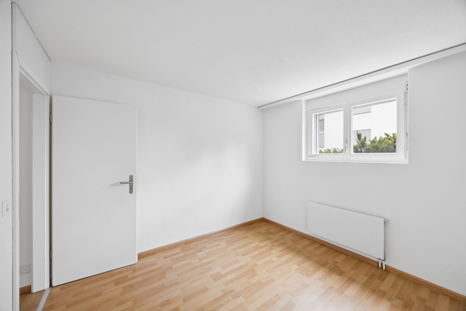 5 rooms apartment