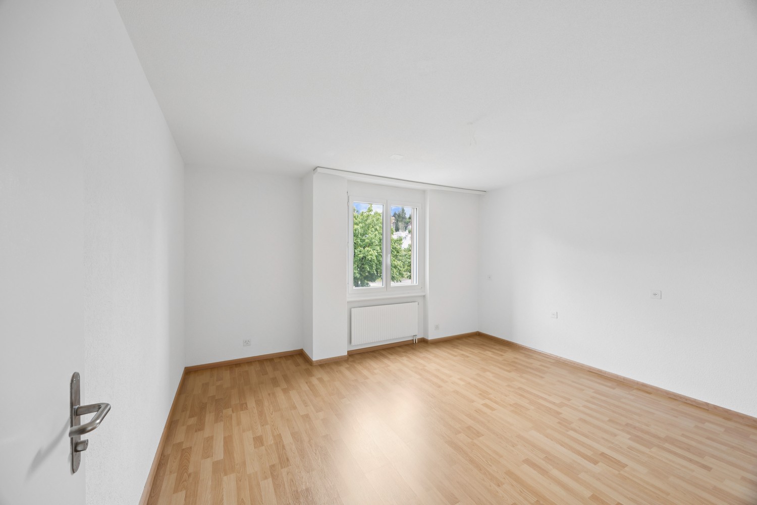 5 rooms apartment
